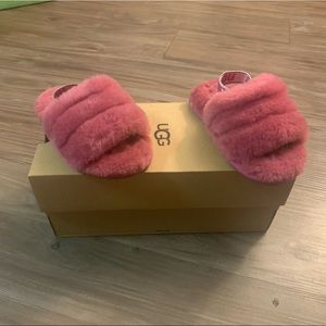 UGG pink toddler fluffy slides